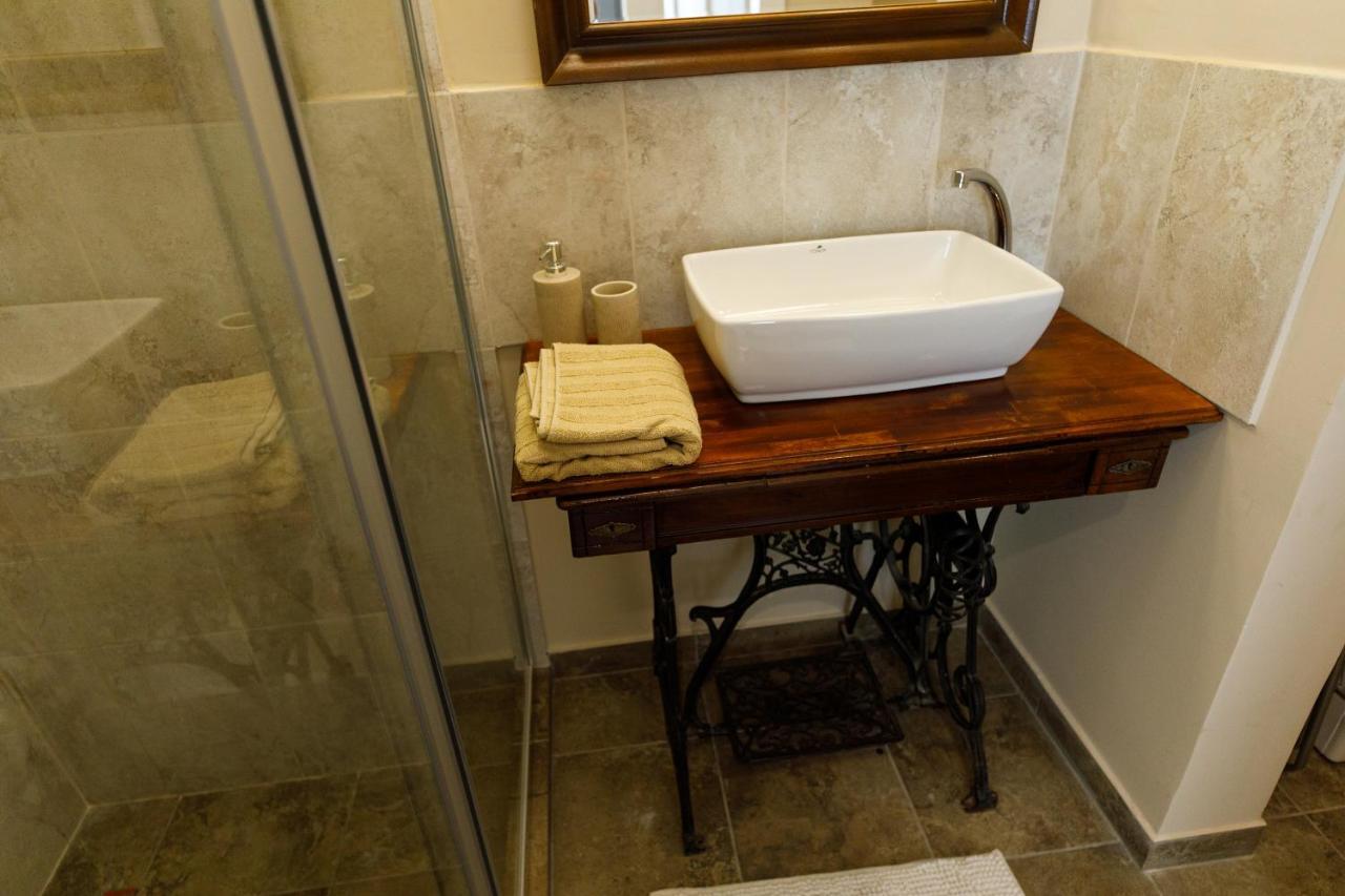 Appartamento Stylish Flat In The Heart Of Historical Center Timisoara Esterno foto