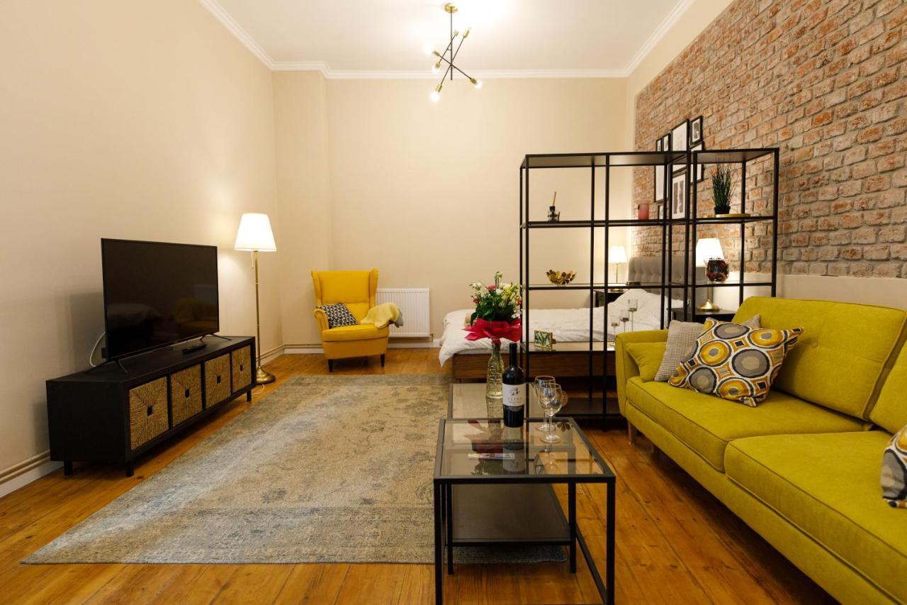 Appartamento Stylish Flat In The Heart Of Historical Center Timisoara Esterno foto