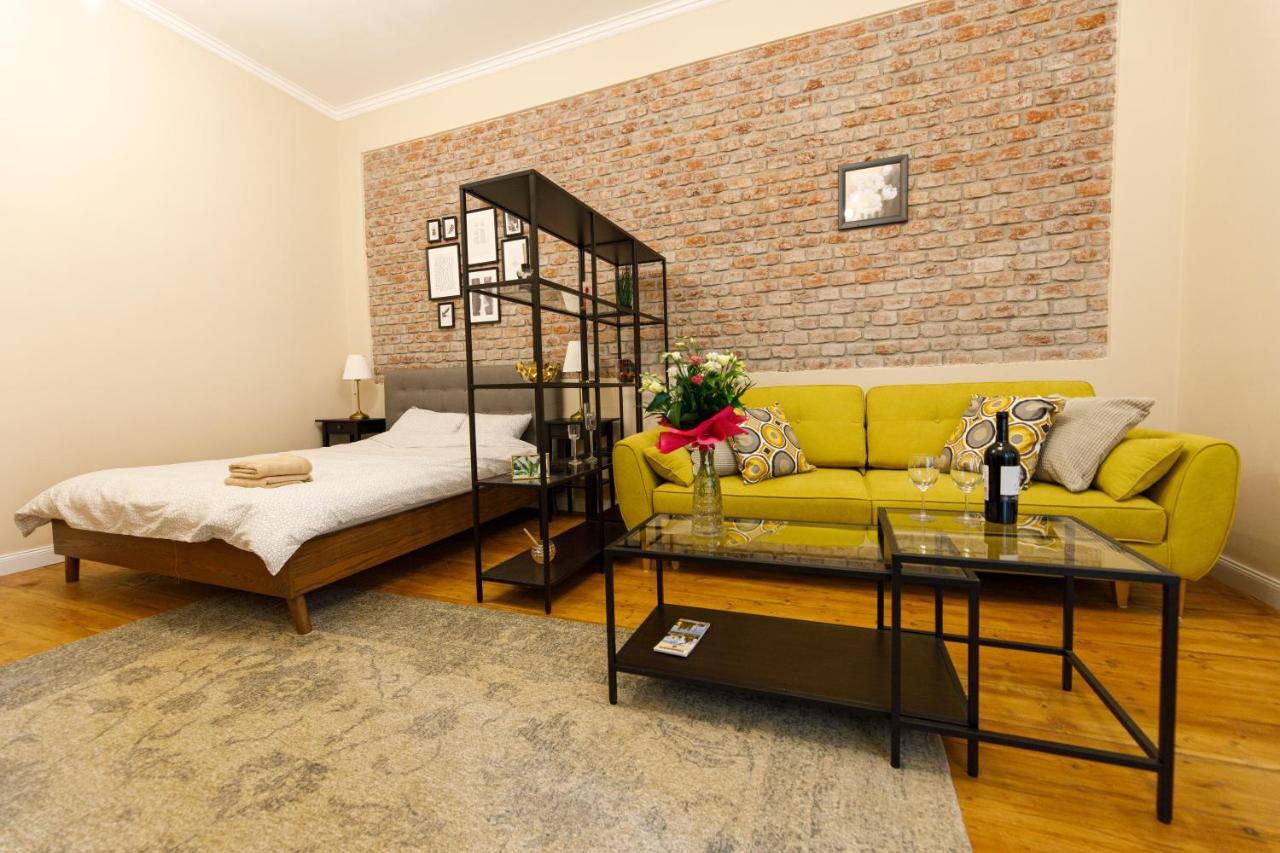 Appartamento Stylish Flat In The Heart Of Historical Center Timisoara Esterno foto